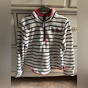 Absolutely adorable Vineyard Vines shep shirt size 4T excellent condition!
